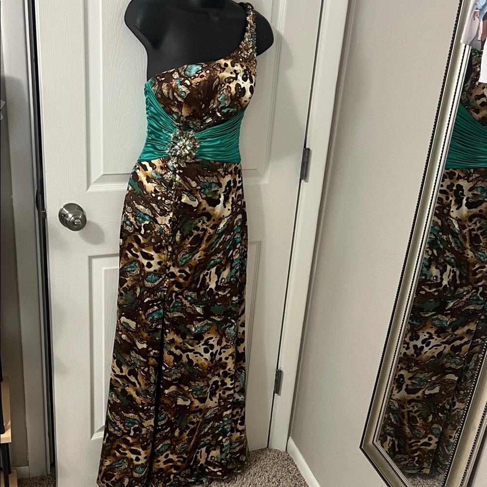 Elegant One-Shoulder Evening Dress